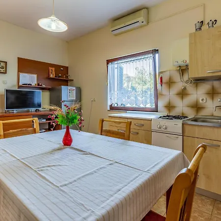 Stunning In With Kitchen Holiday home Banjole
